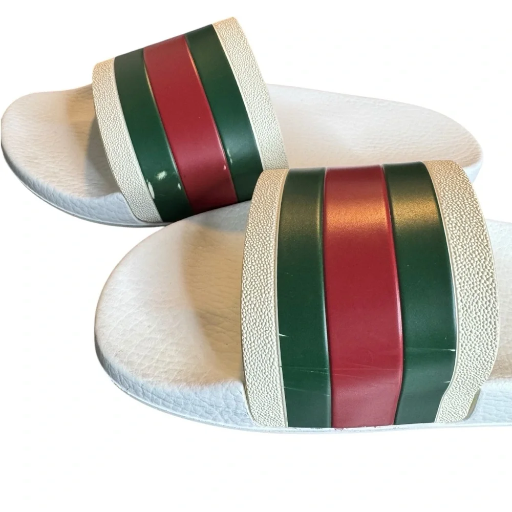 Gucci Pursuit 72 White and Green Striped Flip Flop Slides Sandals
